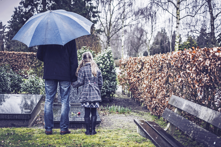 Mother's Day Dread: Why Grief is So Much Harder This Weekend